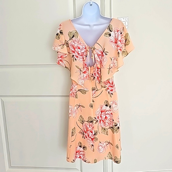 Floral ruffle sleeve dress - Picture 4 of 9